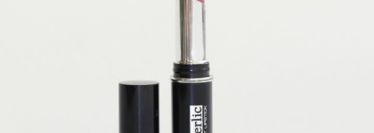 Не сушит, не отпечатывается, стойкая и абсолютно матовая помада Faberlic Стойкий поцелуй