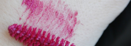 Розовая тушь для ресниц и волос Essence Colour Flash volume mascara