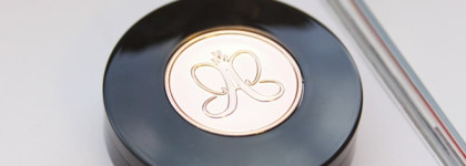 Пудра для бровей Anastasia BH, которая подойдет и блондинкам, и шатенкам