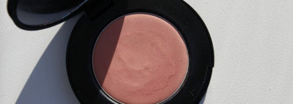 Золотистое свечение или румяна Senna в оттенке Geranium