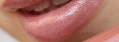 Помада-карандаш для губ Lumene "Ягодный сорбет" Raspberry Miracle