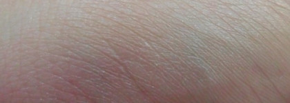 Хмурые дни наполняются светом с Guerlain Meteorites Perles Iluminating Powder Pure Radiance в оттенке Teint Rose #01