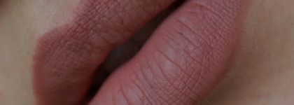 «Мои губы, только лучше» с карандашом Urban Decay 24/7 Glide-On Lip Pencil # Naked 2