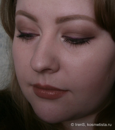 Avon: True Colour Perfectly Matte Lipstick в оттенке Pure Pink и Glimmerstick Diamonds Eye Liner в оттенках Sugar Plum и Emerald Glow