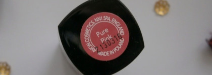 Avon: True Colour Perfectly Matte Lipstick в оттенке Pure Pink и Glimmerstick Diamonds Eye Liner в оттенках Sugar Plum и Emerald Glow