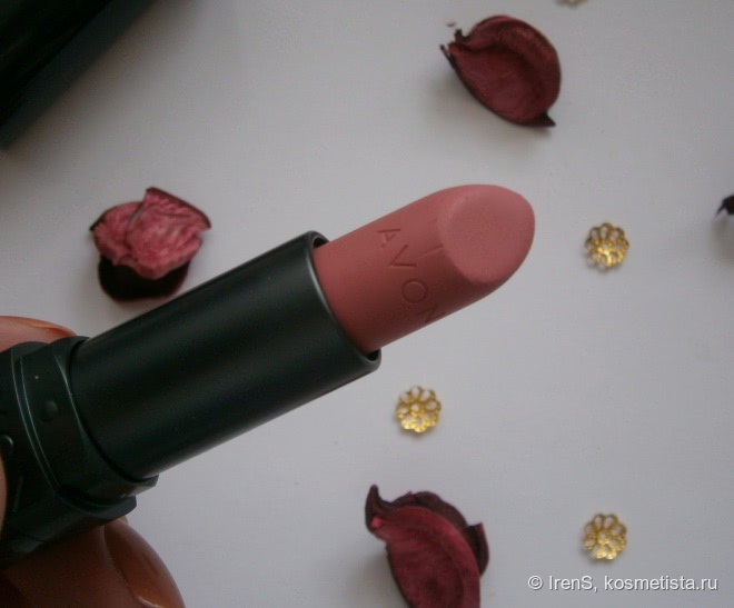 Avon: True Colour Perfectly Matte Lipstick в оттенке Pure Pink и Glimmerstick Diamonds Eye Liner в оттенках Sugar Plum и Emerald Glow