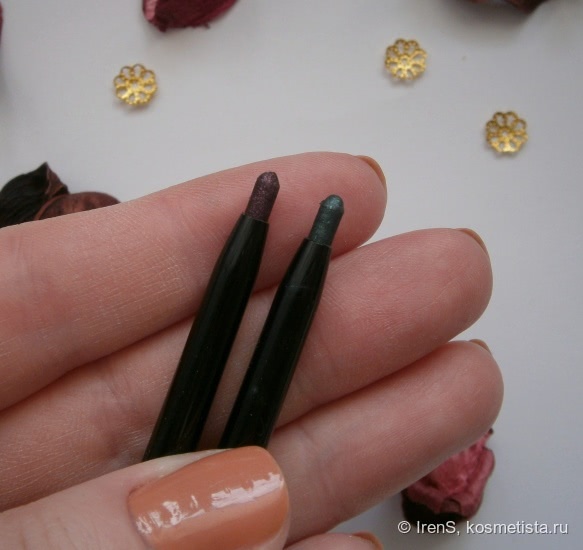 Avon: True Colour Perfectly Matte Lipstick в оттенке Pure Pink и Glimmerstick Diamonds Eye Liner в оттенках Sugar Plum и Emerald Glow