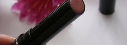 Avon Ultra Beauty Lipstick в оттенке Totally Twig