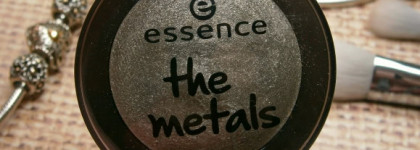 Essence The Metal Eyeshadow в оттенке 09 Patina Glow