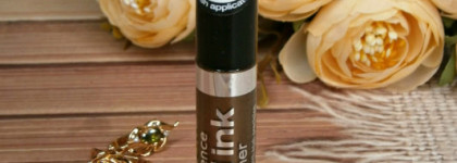 Essence Liquid Ink Eyeliner в оттенке 02 Bronzy & Clyde