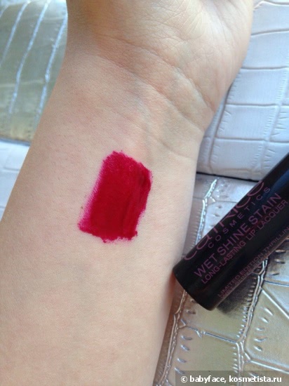 Ох уж эта фатальная дама Catrice Thrilling Me Softly Wet Shine Stain Lip Lacquer C03 Fatal