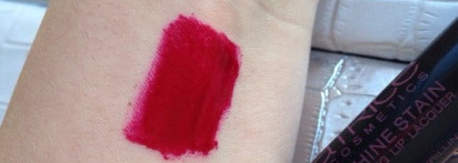 Ох уж эта фатальная дама Catrice Thrilling Me Softly Wet Shine Stain Lip Lacquer C03 Fatal