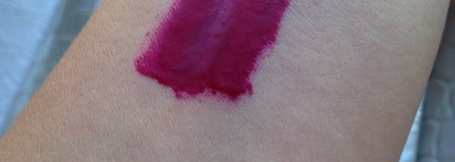 Ох уж эта фатальная дама Catrice Thrilling Me Softly Wet Shine Stain Lip Lacquer C03 Fatal