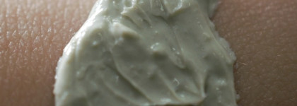 Глиняная маска для лица Skinfood Bitter green clay soothing mask