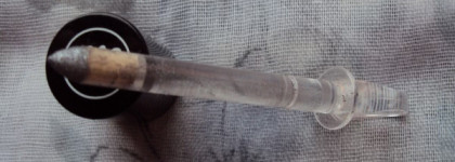 Мое знакомство с маркой Rouge Bunny Rouge. Блеск-пыльца для век Loose Glitter Pigment в оттенке Night Wind Sailing (Под парусом луны)