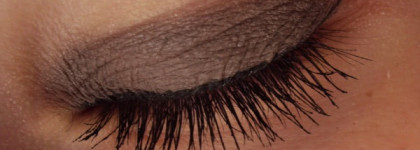 Mac Paint Pot в оттенке Tailor Grey