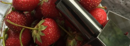 Красные начинают... и выигрывают с Burberry Natural Sheer Lipstick Lip Mist №. 205 Rosy Red