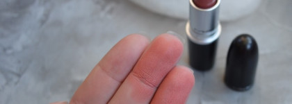 Почти двойняшки Mac powder kiss lipstick 314 mull it over и Mac matte lipstick 606 kinda sexy