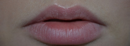 Красивые губы - увлажненные губы