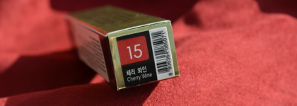 Корейский красавец в ярком оттенке VOV Silky fit lip gloss # 15 Cherry Wine, хорош ли?