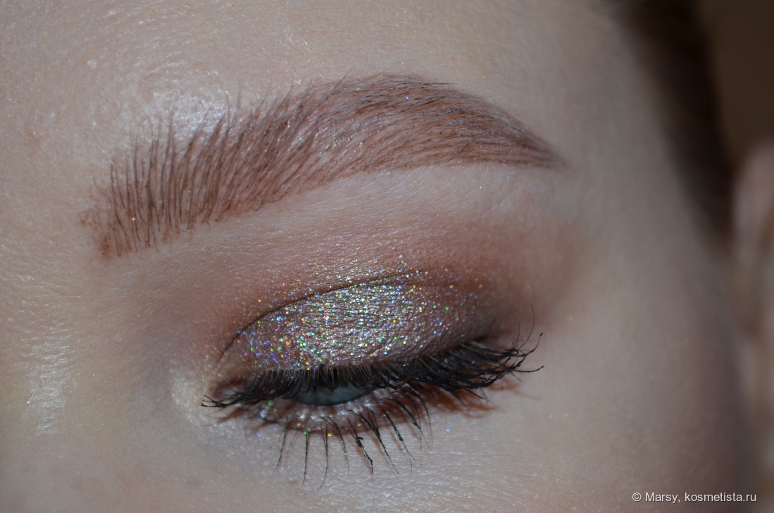 Glam Shop‎ eyeshadow turbo pigment # nude holo в электрическом свете