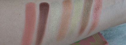 Минималистичная косметичка марта