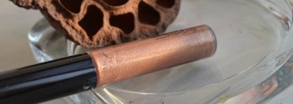 Свои губы, только пухлее с блеском для губ MAC Lipglass #Oh Baby