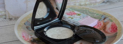 Люкс Chanel Camelia De Plumes Poudre illuminatrice Highlighting Powder #Platine