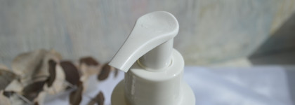 Angiopharm Lactic Acid Cleansing Gel - Гель для умывания с мягким действием