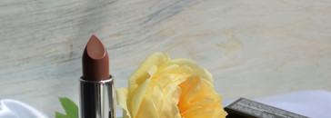 Mac Lustreglass Lipstick в оттенке Signature Move - лучшая осенняя