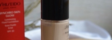 Самый любимый для сияющей кожи Shiseido Synchro Skin Glow Luminizing Fluid Foundation SPF 20 - Neutral 1