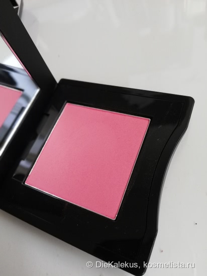 Румяна Shiseido InnerGlow CheekPowder в оттенке 03 Floating Rose