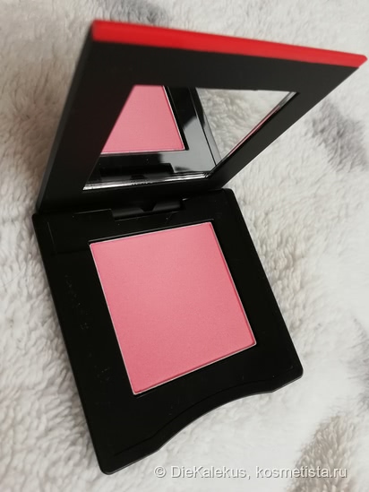 Румяна Shiseido InnerGlow CheekPowder в оттенке 03 Floating Rose