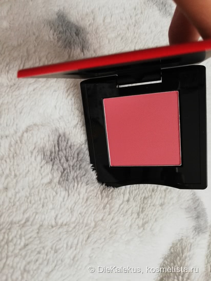 Румяна Shiseido InnerGlow CheekPowder в оттенке 03 Floating Rose