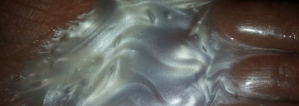 Шампунь и бальзам для поврежденных и истощенных волос Essence Ultime Omega Repair от Schwarzkopf