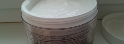 Маска для поврежденных и истощенных волос Schwarzkopf Essence Omega Repair