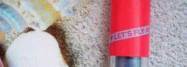 Губная помада Essence next stop summer colour changing lipstick  Let's Fly away 02 - little miss sunshine