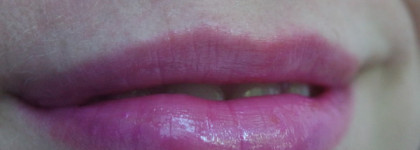 Губная помада Essence next stop summer colour changing lipstick  Let's Fly away 02 - little miss sunshine