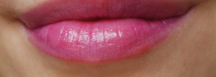 Бальзам - тинт для губ Essence Kiss the Mermaid Lipstick