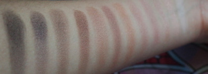 Essence Winter Dreamin Eyeshadow palette №01 Warm blankets & hot chokolate