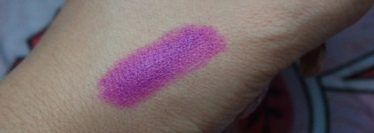 Essence Counting Stars Lipstick 02 shine bright