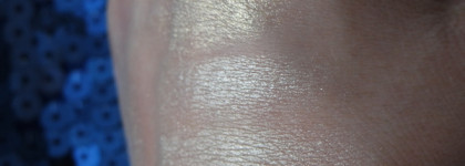 Моя прелесть - хайлайтер Chanel Duo de Camelias