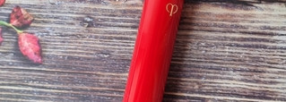 Люкс: Осень - время красной помады Cle de Peau Beauty Lip Liminizer 103 Legend
