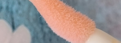 Свои губы только лучше: блеск для губ меняющий цвет Belor design Bad doll Jump to Peach Color Change Lip Gloss