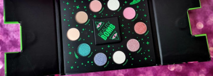 Сияющая палетка Beauty Bomb The Hole Of Universe