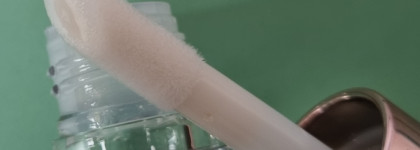 Зеркальный с холодком: блеск для губ Revolution Pout Bomb Plumping LipGloss Glaze