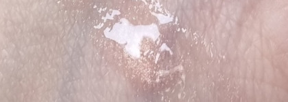 Блеск для губ Essence Chilly Vanilly Lip Glaze