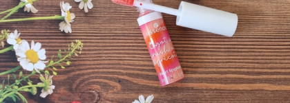 Летнее настроение с блеском для губ Essence Got A Crush On Apricots 01 Apricotely In Love