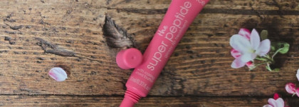 Свои губы, только лучше: бальзам для губ Essence The Super Peptide Glossy Lip Treatment 02 Pinkifiend