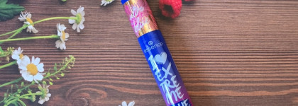 Васильковые ресницы с тушью Essence I love Extreme Blue crazy volume mascara ultra blue
